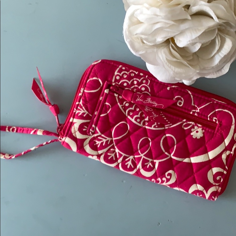 NWOT Vera Pink wallet/wristlet